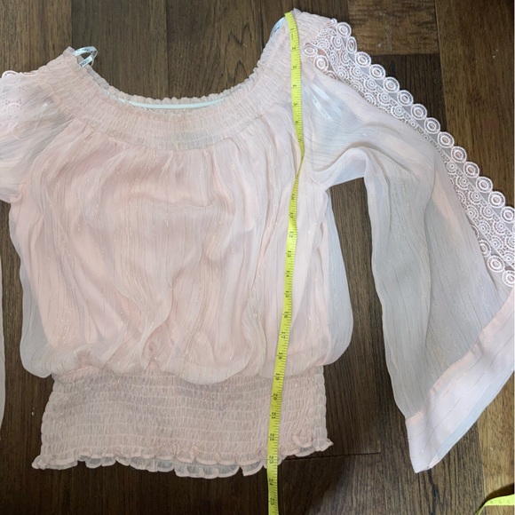 XOXO Smocked Waist Bell sleeves blouse M - Picture 13 of 16